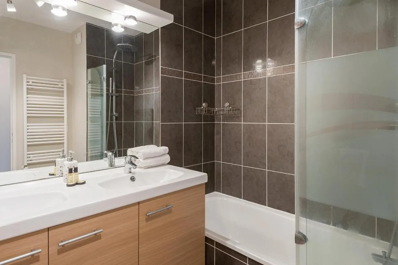 Chez Leon - Metro, Bus, Garage Double, 6 Personnes Apartment Villeurbanne