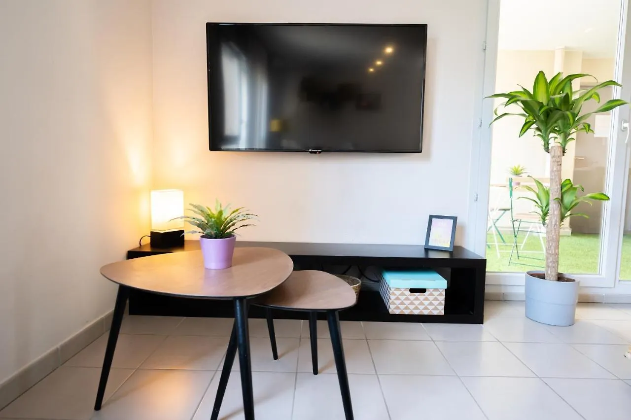 Chez Leon - Metro, Bus, Garage Double, 6 Personnes Apartment Villeurbanne